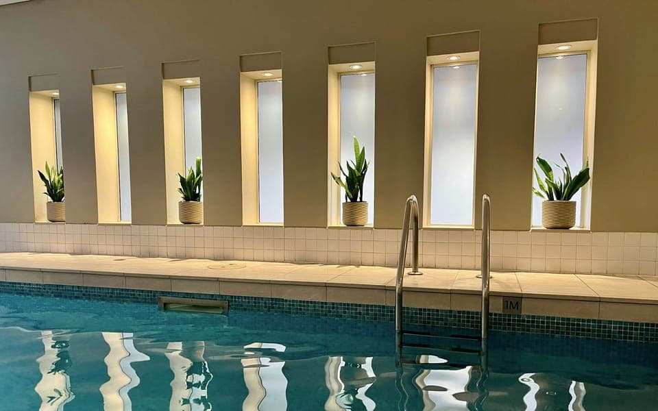 Крытый бассейн